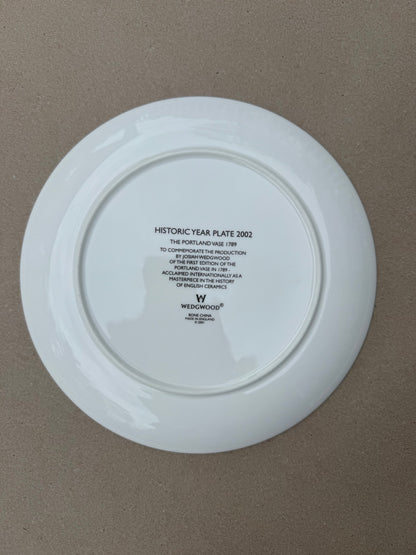 Collectible Wedgewood historic year plate 2002 Portland base 1789