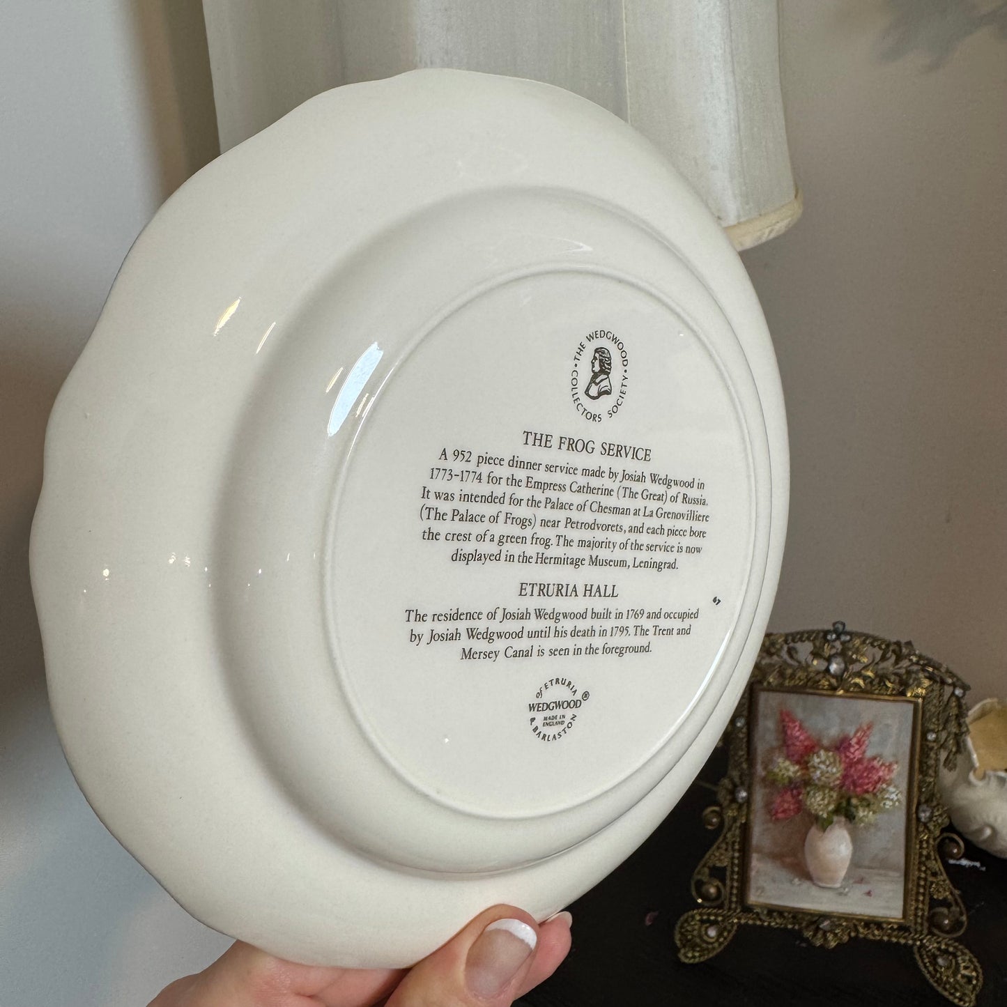 Live 09/01  Wedgwood’s “Frog Service – Etruria Hall” plate
