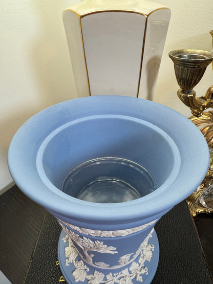 Wedgwood lavender and white beautiful vase urn