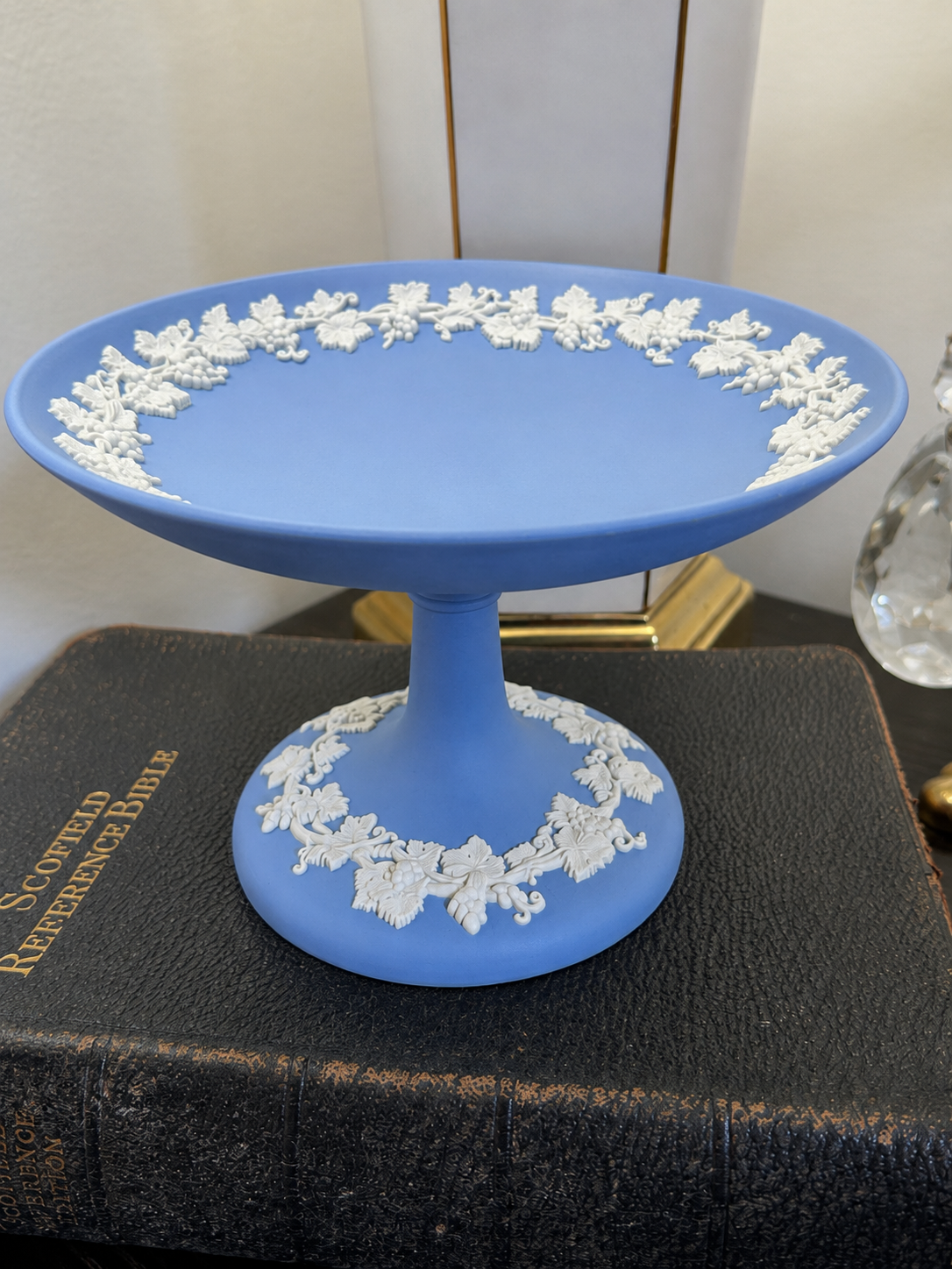 Wedgwood vintage jasper ware stand lavender blue and white