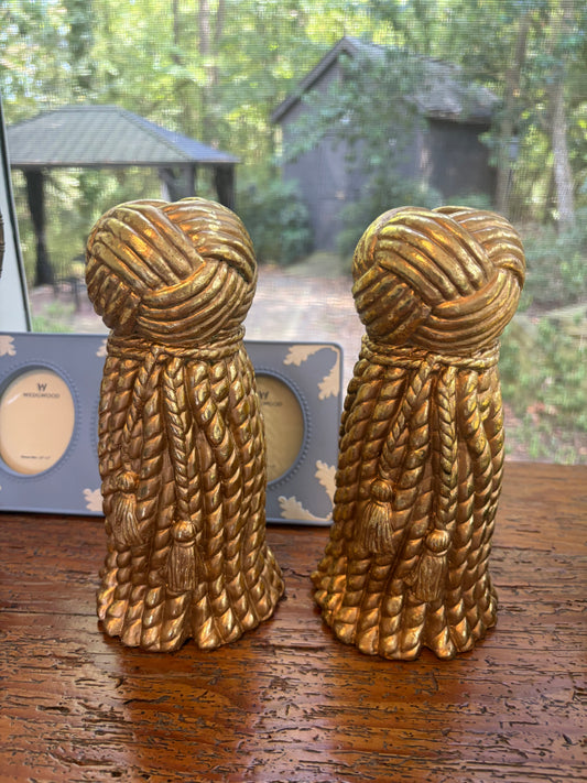 Beautiful tassel design candleholders pair!