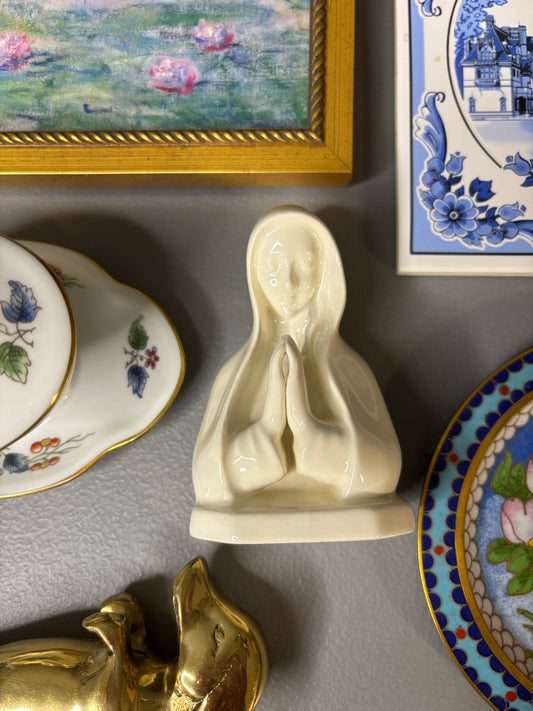 Lovely praying Madonna figurine by Goebel!