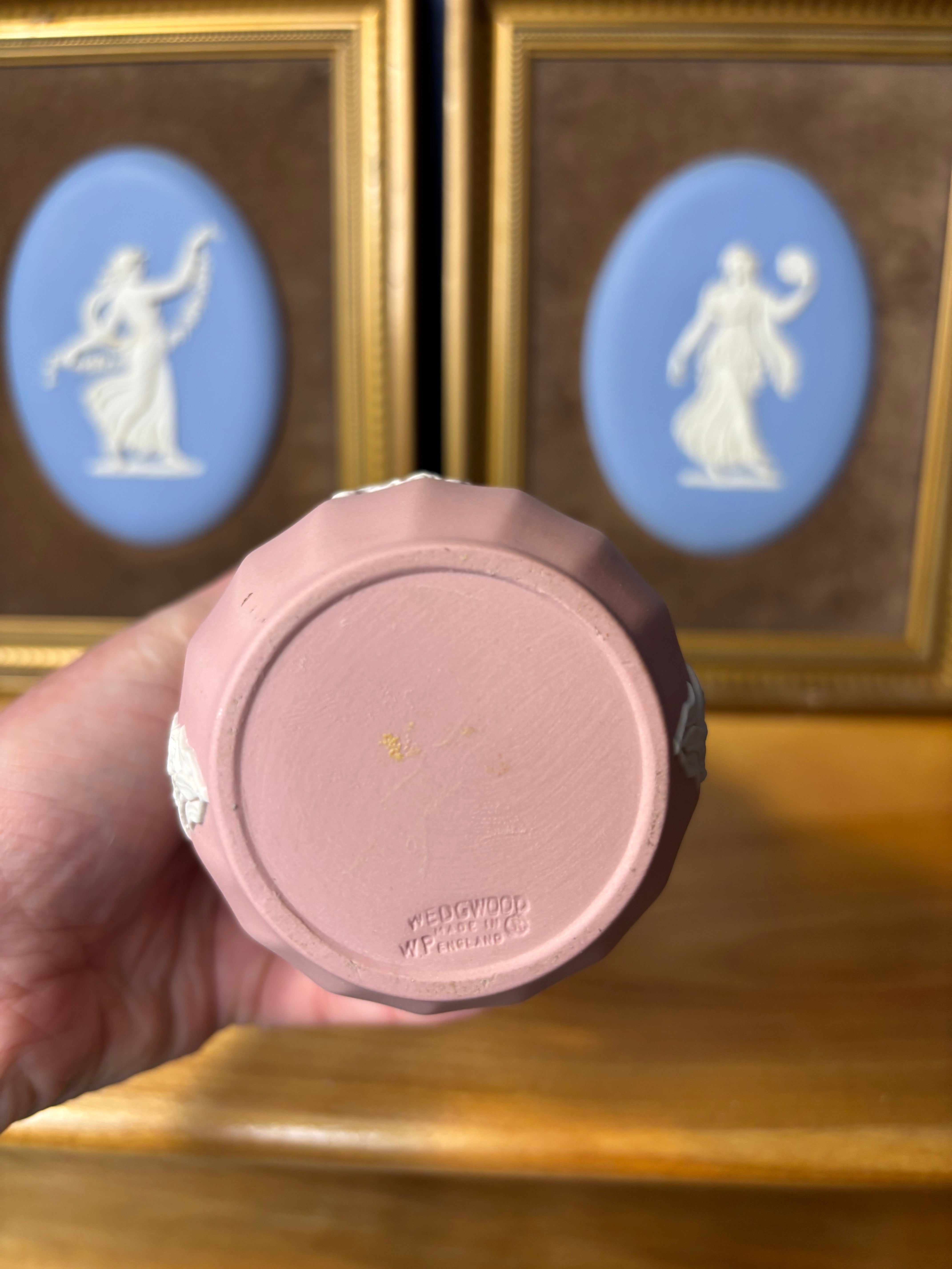 【陶板額】DANCING HOURS Wedgwood Jasperware pink Dancing Hours vase! As is! – Lillian Grey