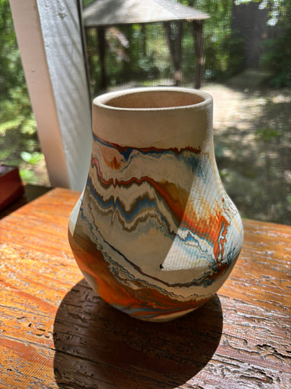 Collectible Nemadji swirl pottery vase!