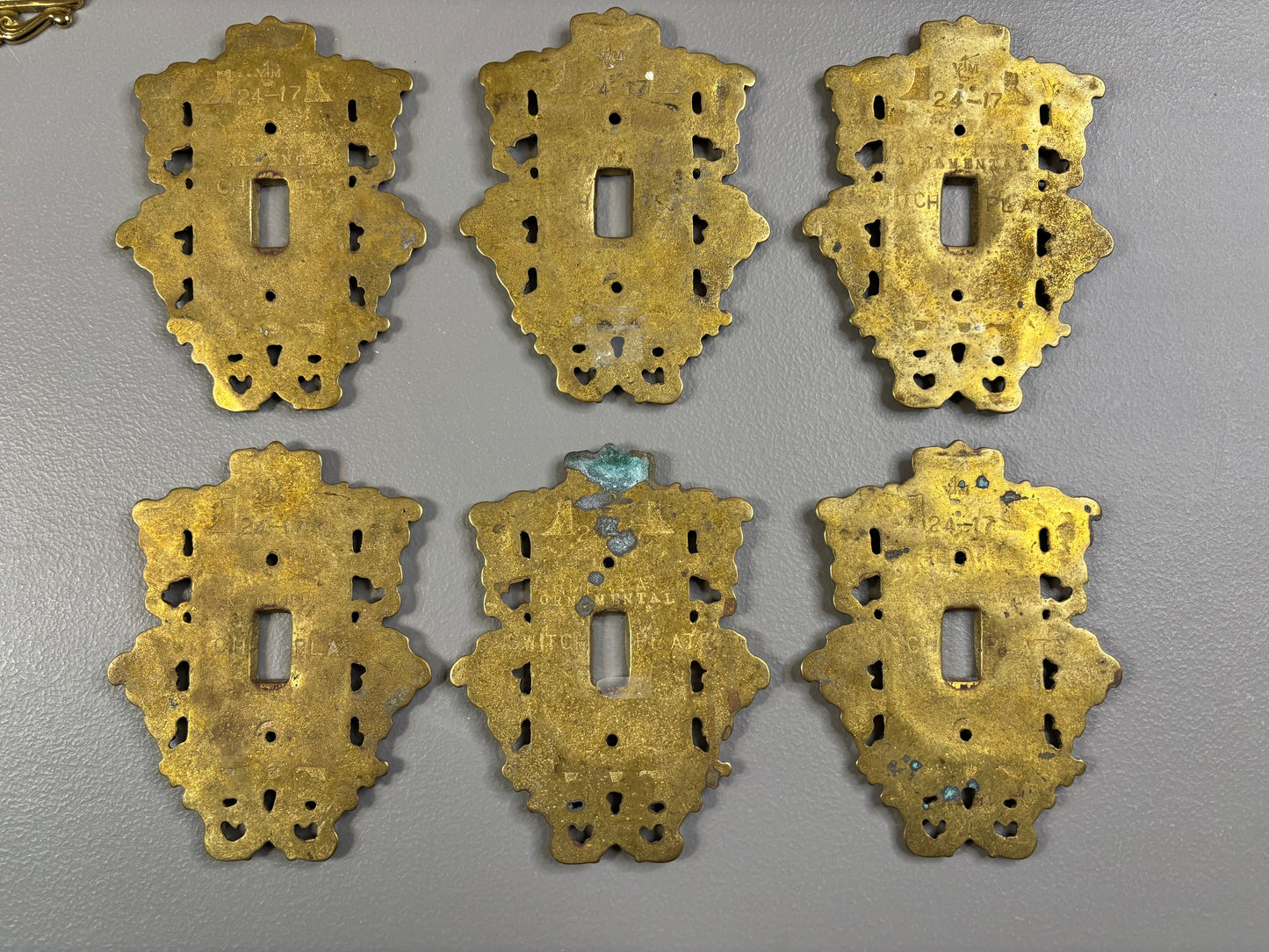 Gorgeous Virginia Metalcrafters brass switch plate cover for single switch! 6 available; sold separately!