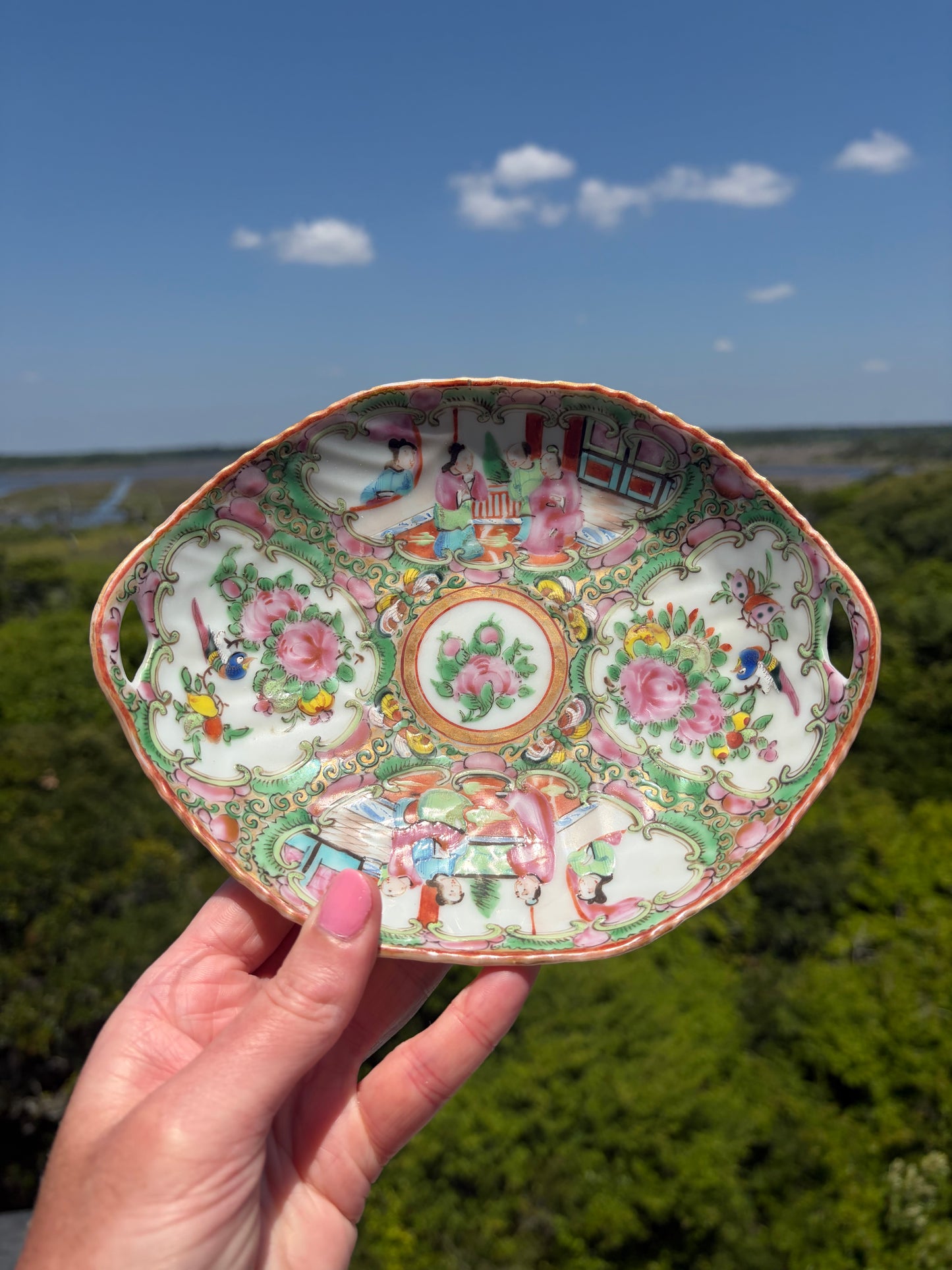 Antique Famille Rose Medallion shallow dish!