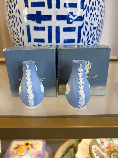 Sweetest Wedgwood mini bud vases pair!