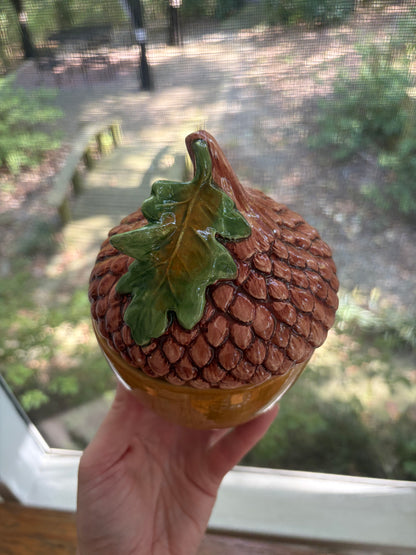 Lovely Vietri acorn lidded dish! 5 available; sold separately!