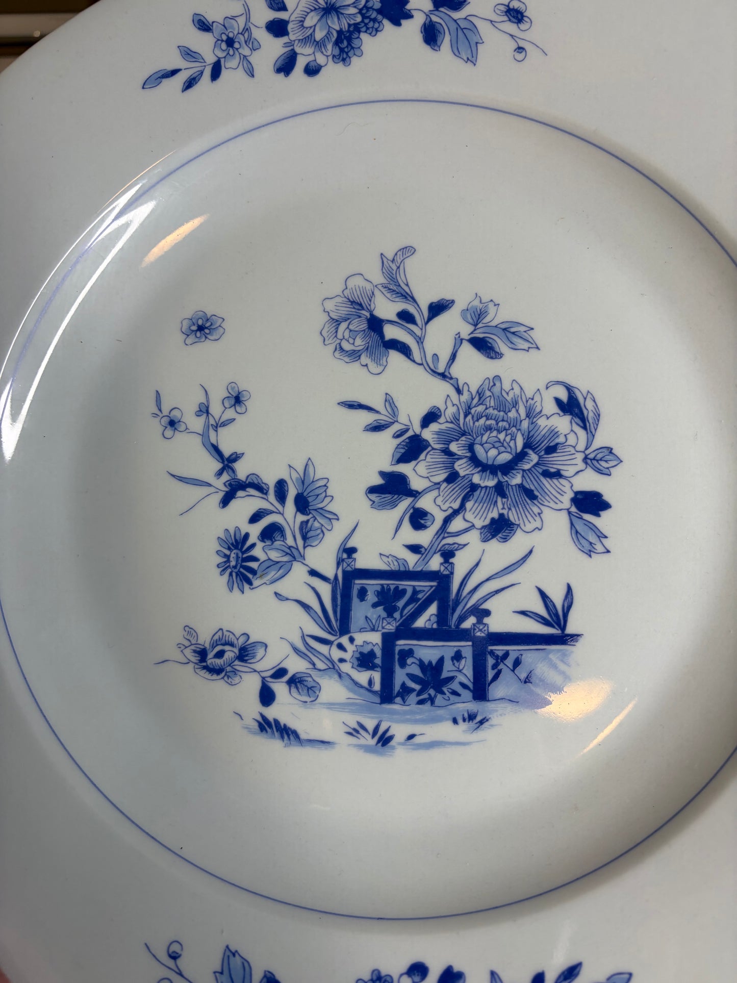 Gorgeous Vista Alegre for Mottahedeh Peony blue and white platter!