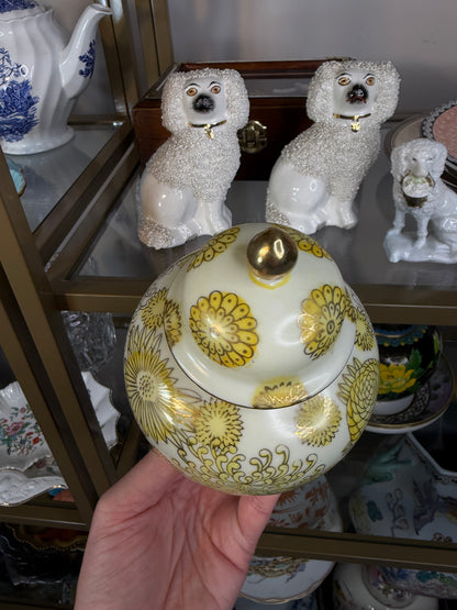 Sweetest Andrea by Sadek yellow chrysanthemum vase!