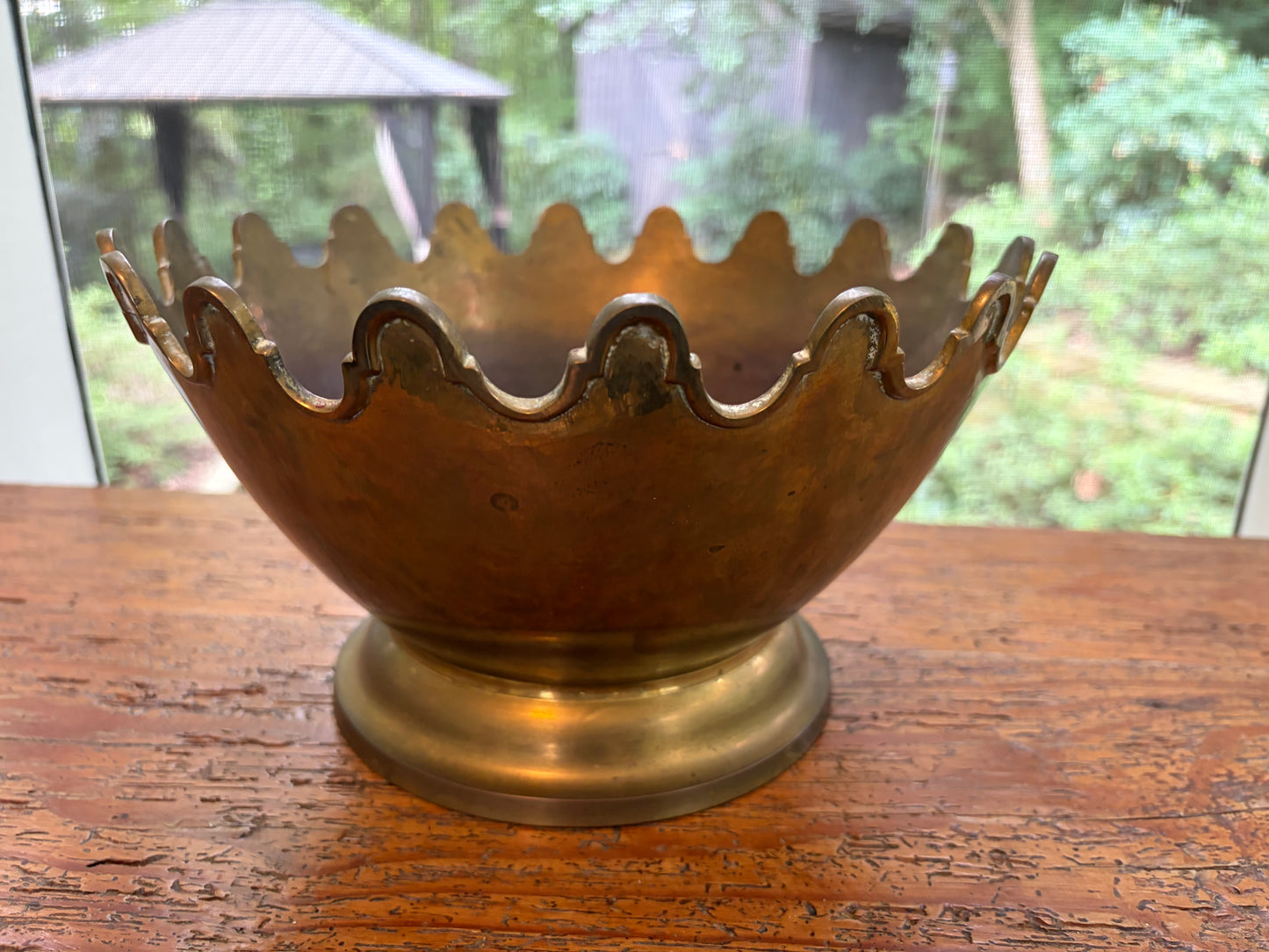 Large brass bowl with scalloped edges!