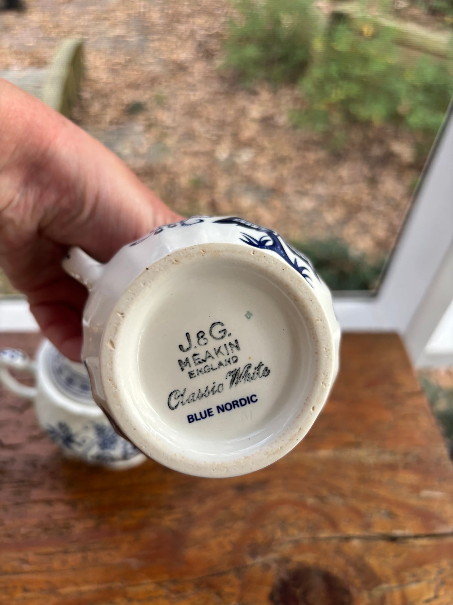 Blue Nordic by J & G Meakin creamer and sugar set!