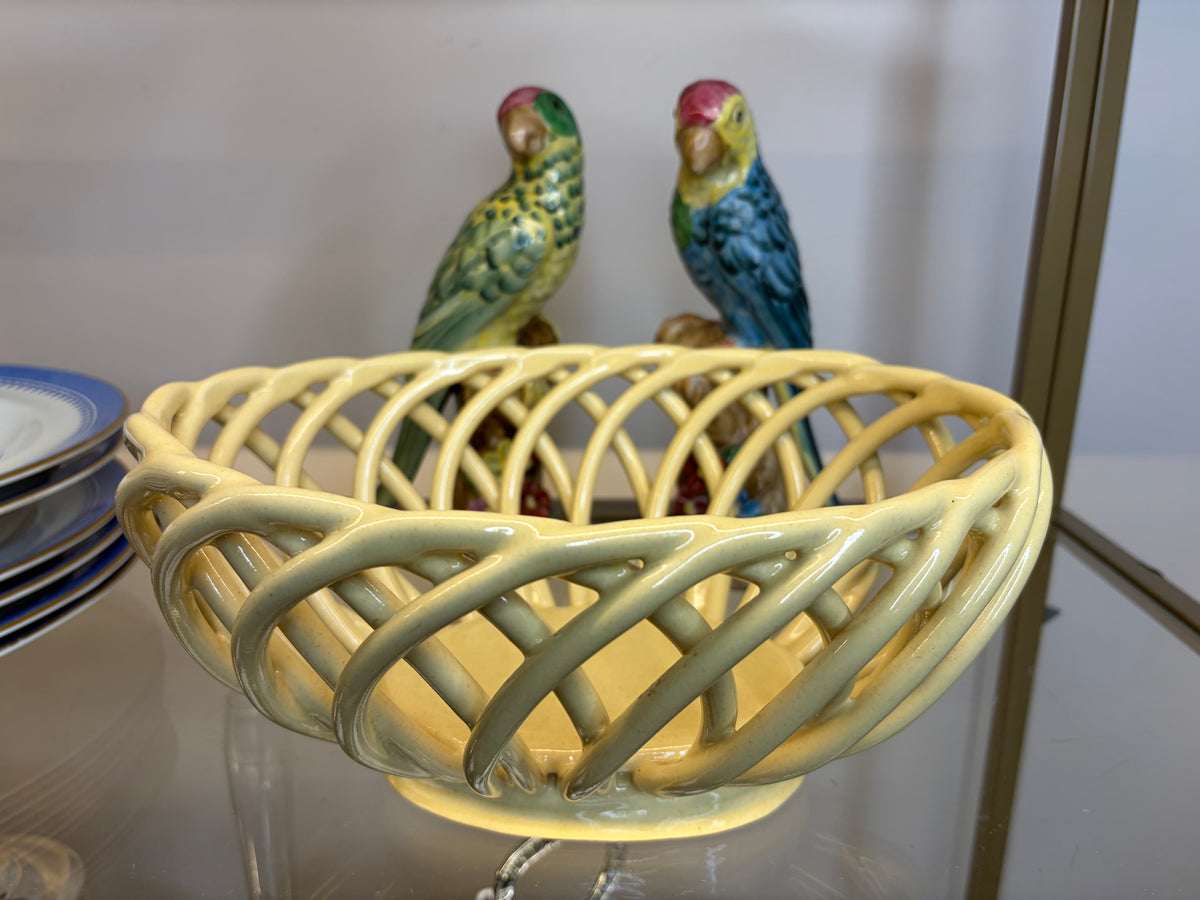 Buttery yellow lattice bowl!