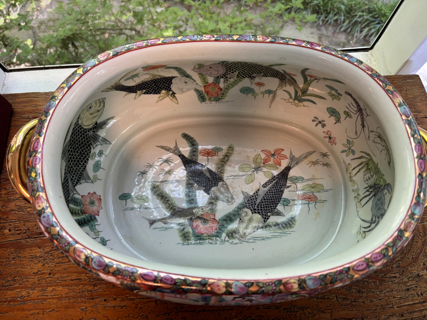 Stunning Famille Rose Medallion footbath with gold!