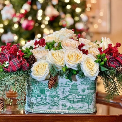 Danny's Fine Porcelain - Green & White Porcelain Pagoda Scalloped Basin, 12x8x7 - Pristine!