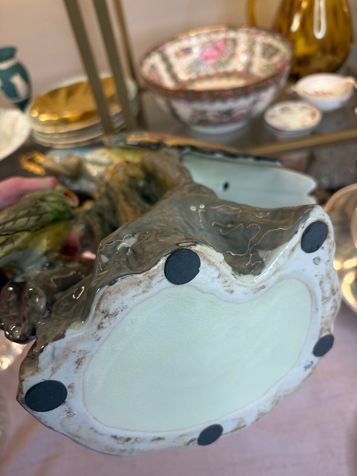 Incredible parrots figurine!