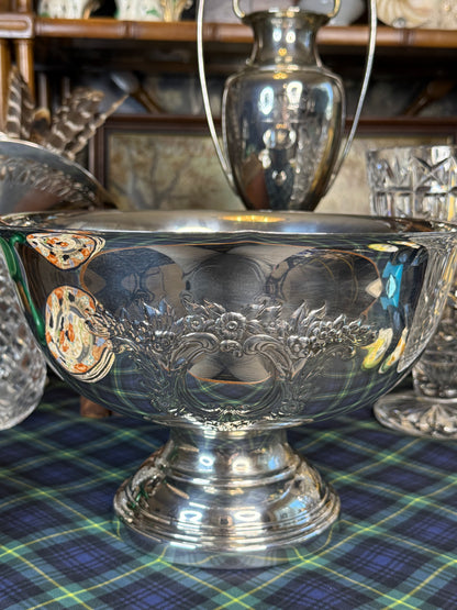 Vintage Oneida Silver Plate Champagne Bowl / Centerpiece | Ornate Floral Cartouche | 12”D |