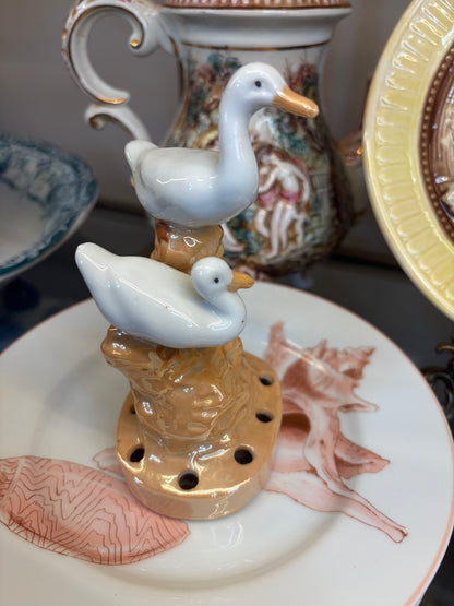 Sweetest duck flower frog lustre!