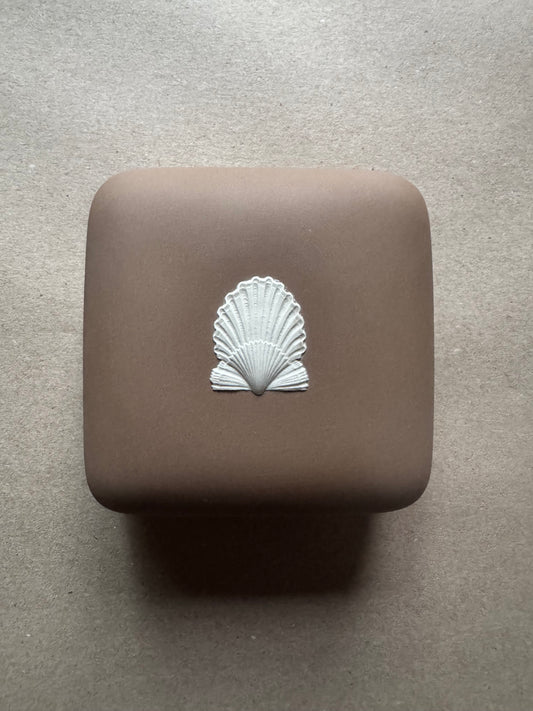 Reserved terracotta Wedgwood square box