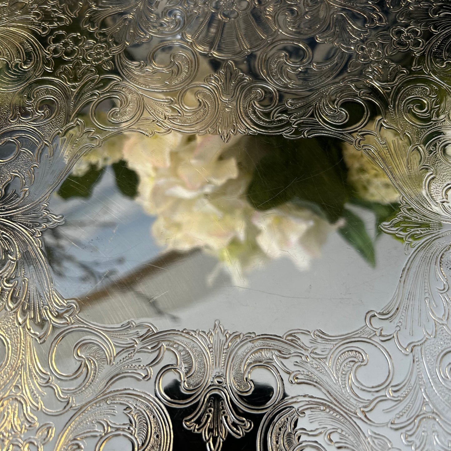 massive sparkling designer Oneida vintage Silver plate baroque tray