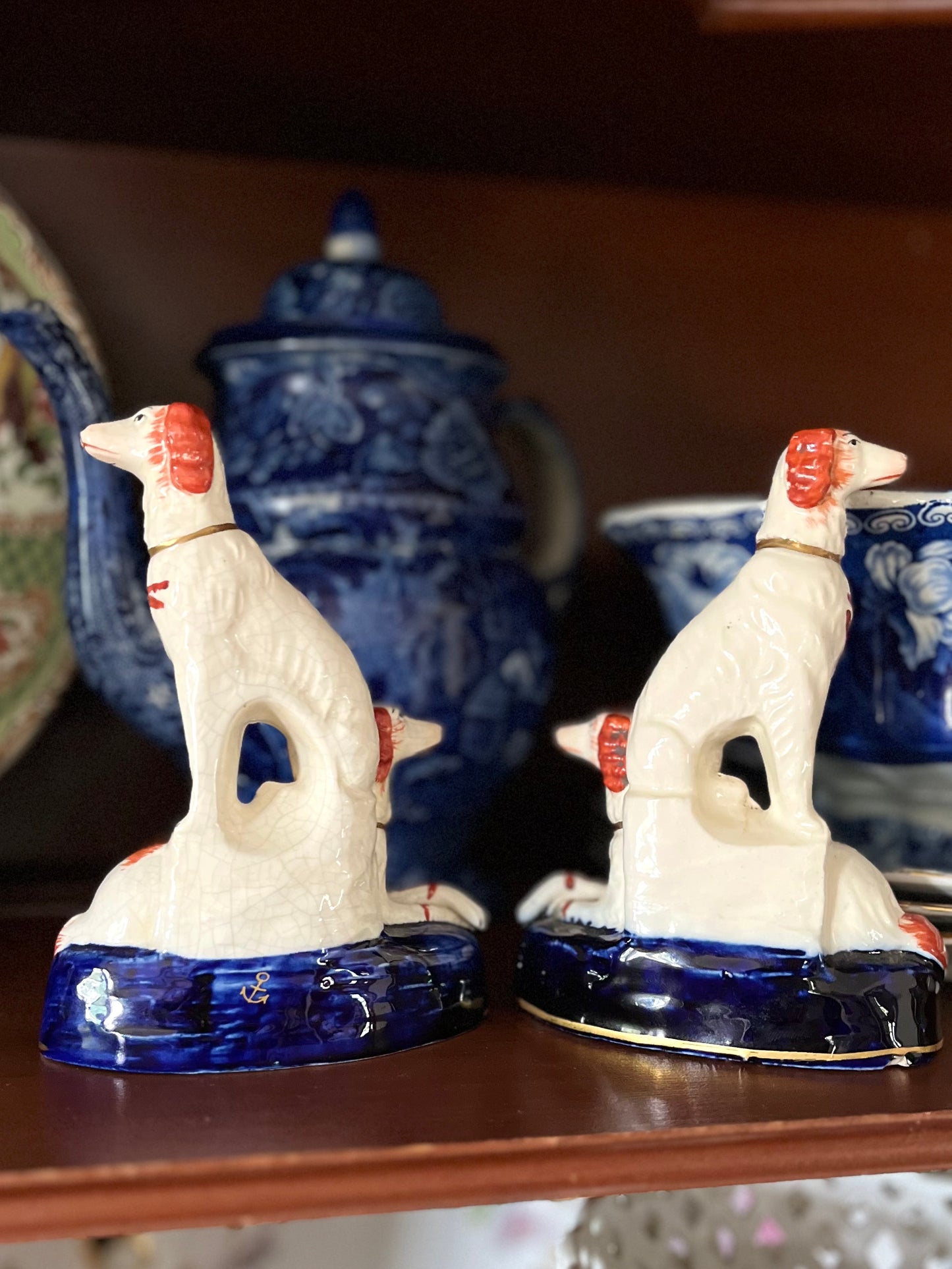 1800’s Pair Of Chelsea England Double Red Spaniel Ink Wells On Cobalt