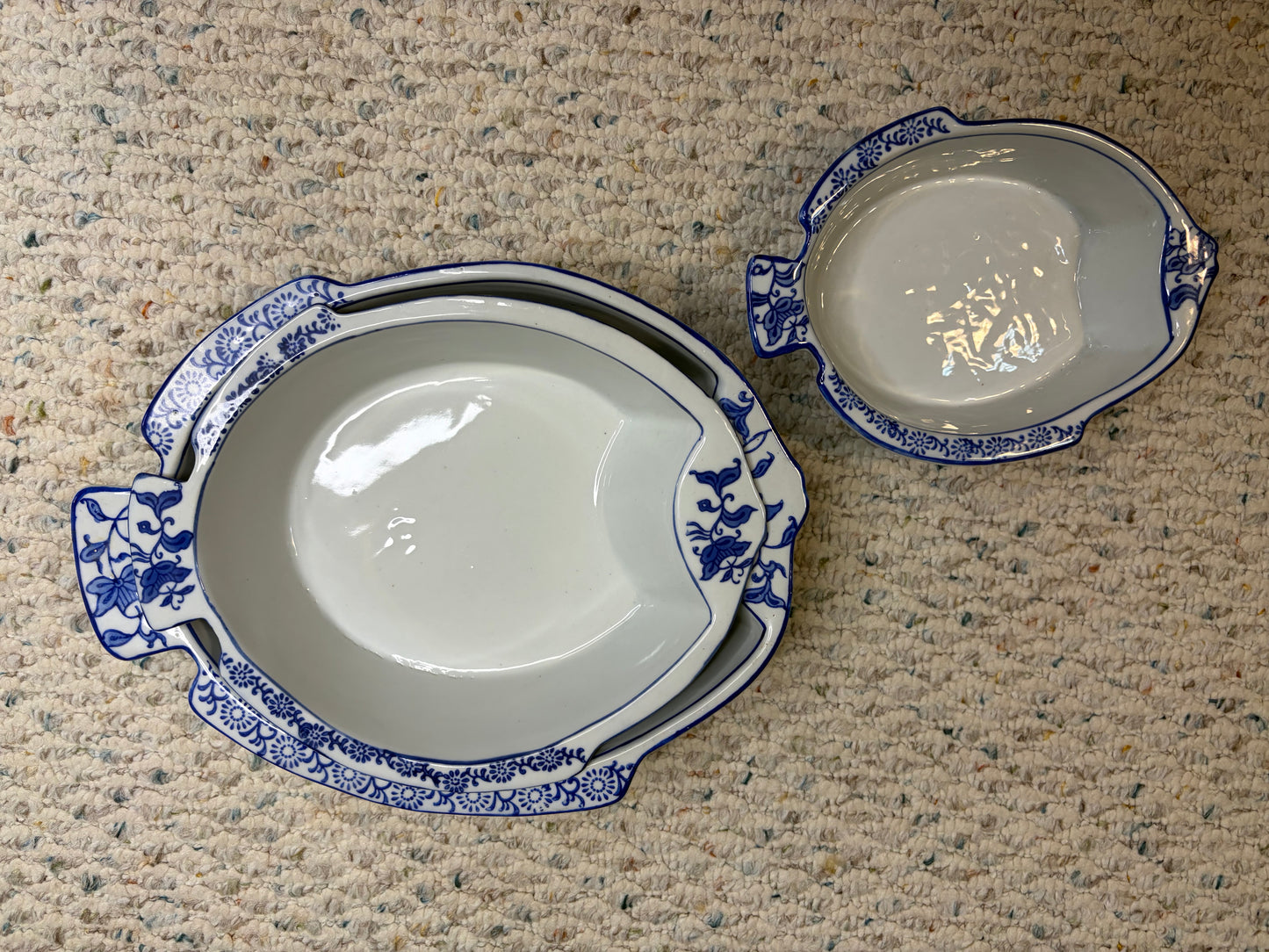 Sweetest nesting fish bowls with blue and white floral designs! As is!