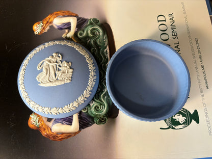 Wedgwood Jasperware round trinket box!