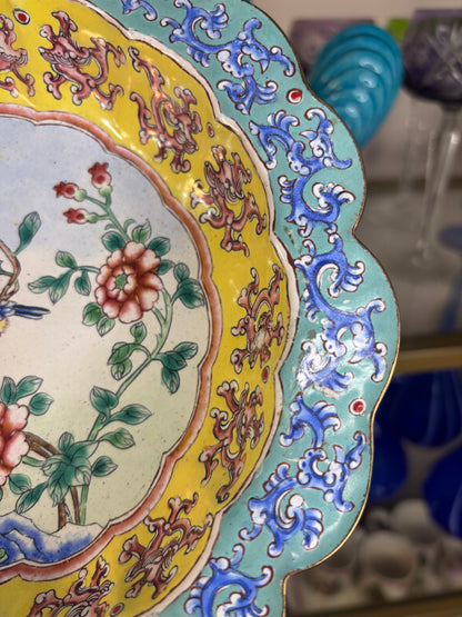 Beautiful enamel bird bowl with scalloped edges! As is!