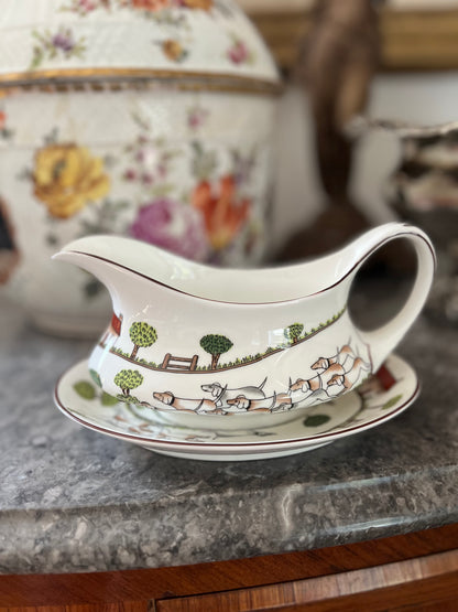 Live 08/04 Vintage Crown Staffordshire “Hunting Scene” Fine Bone China Gravy Boat with Underplate | England | Circa 1970s–1990s