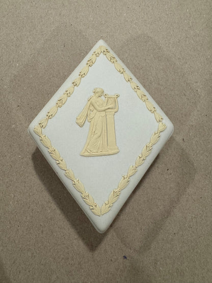Wedgewood yellow white trinket box 5x4x2” rare