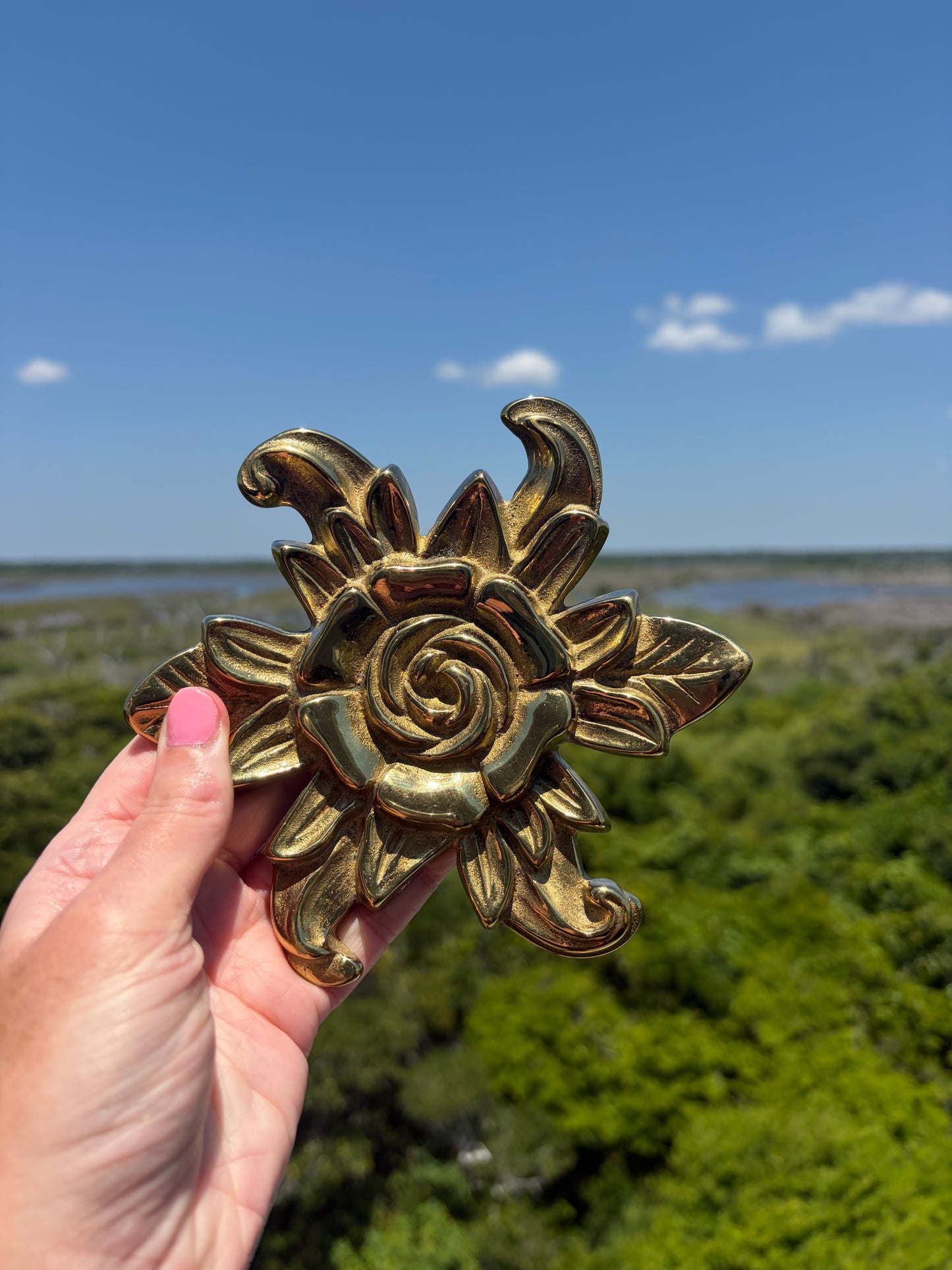 Lovely Virginia Metalcrafters Rose Brass trivet!
