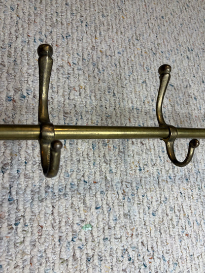 Stunning vintage brass equestrian horse rack with 5 hooks!