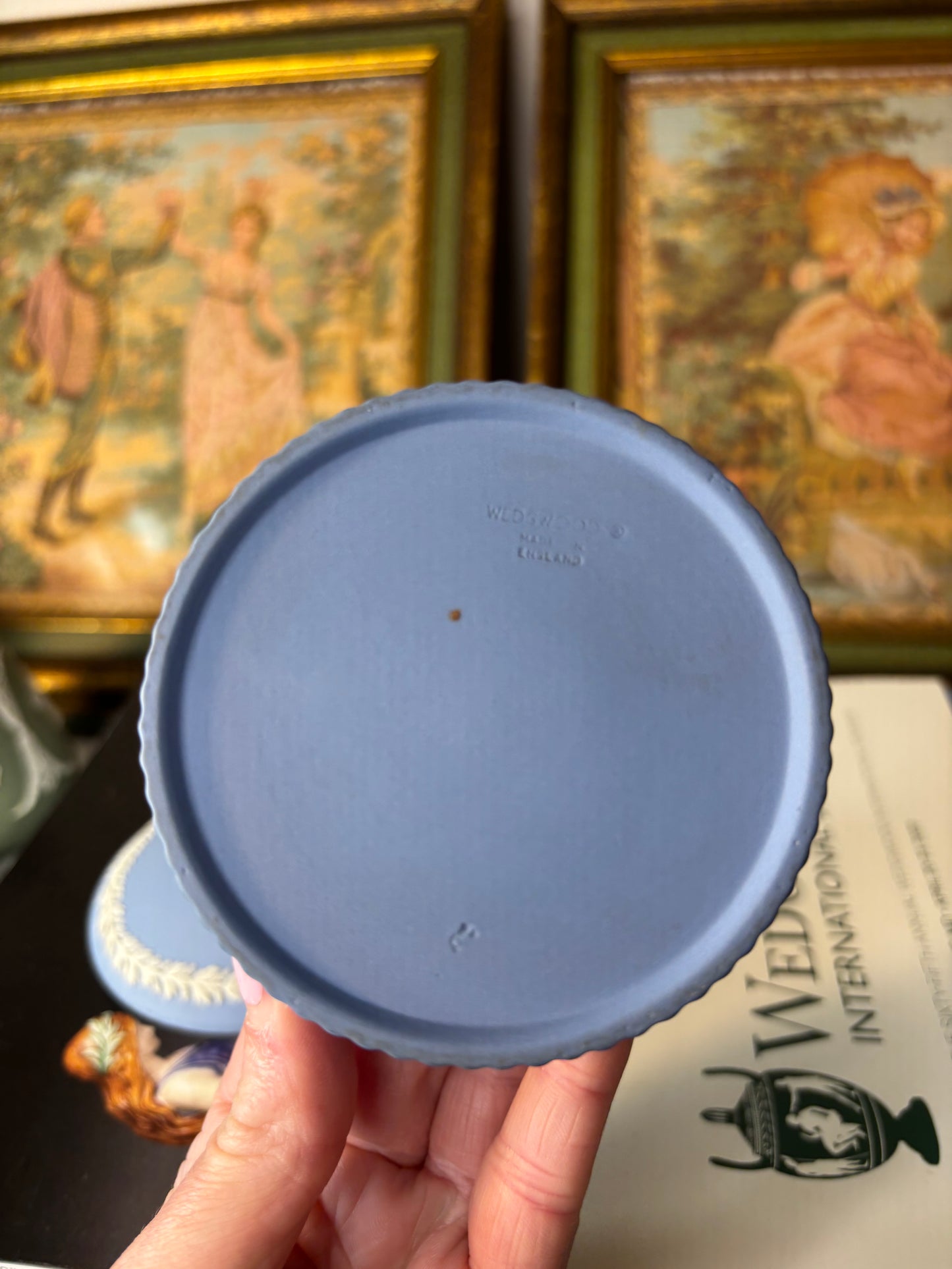 Wedgwood Jasperware round trinket box!