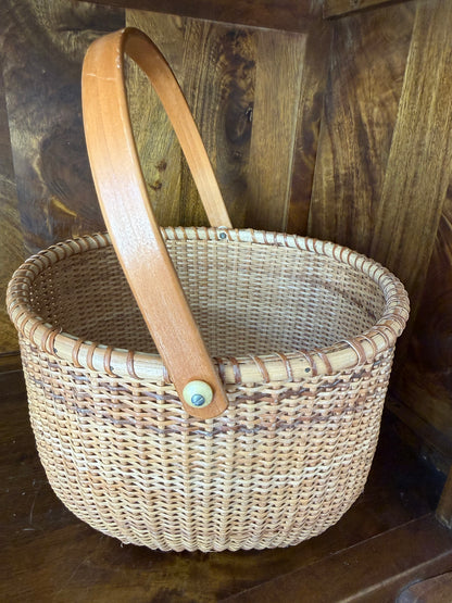 Vintage Scallop Shell Woven Nantucket Style Handled Basket