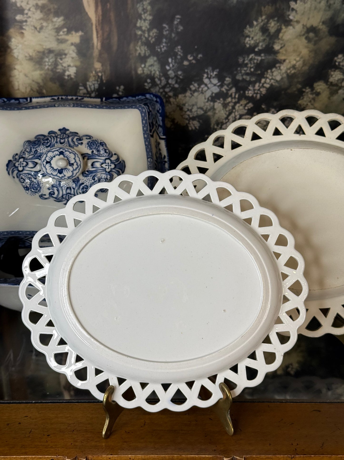 Pair of Antique Pearlware Blue & White Willow Pierced Oval Plates, 9.5" & 10"D | c.1800 | DA4541 & DA4542
