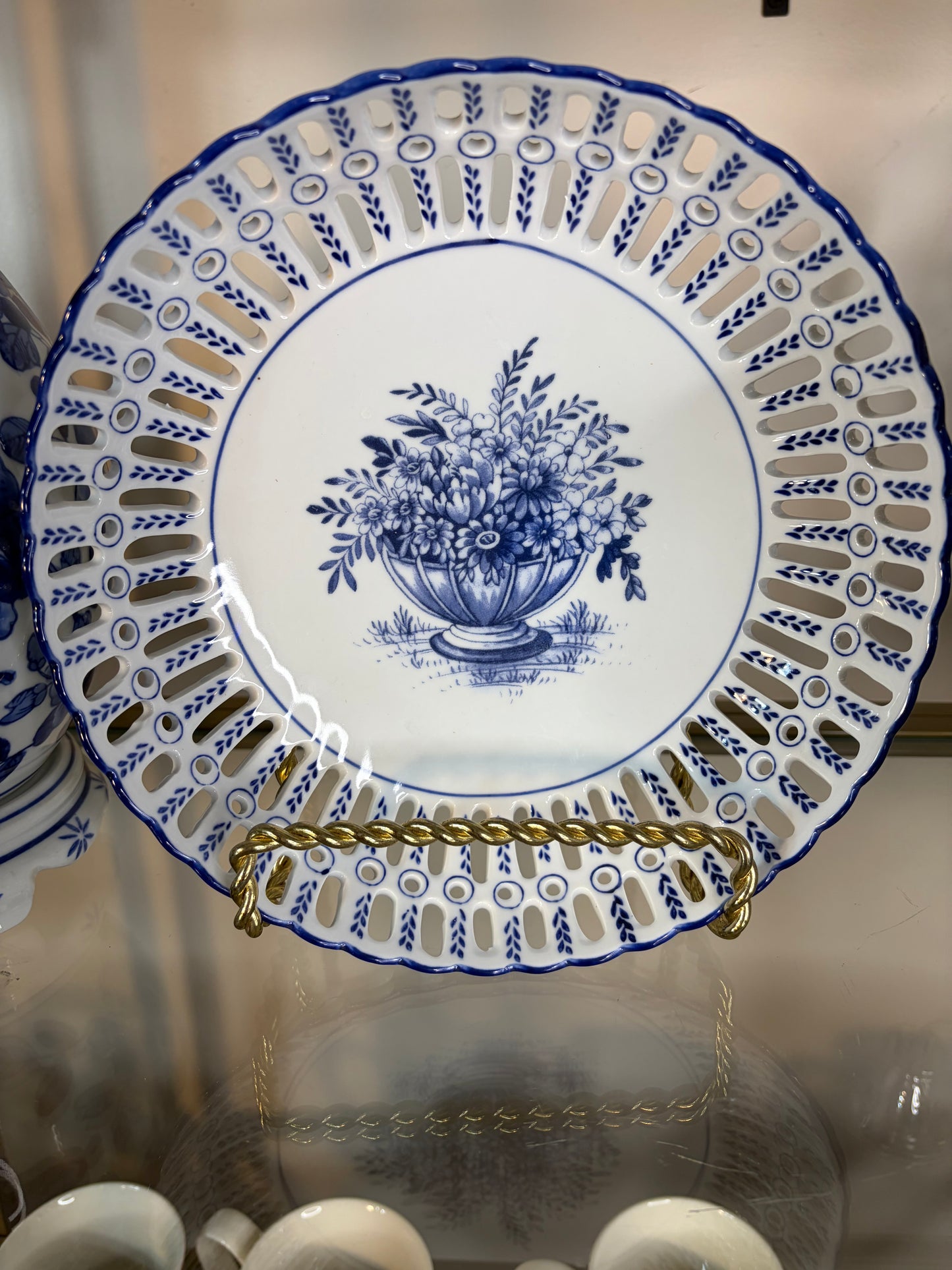 Lovely reticulated blue and white floral bowl and vase set!