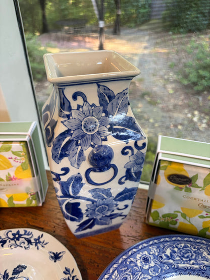 Lovely chinoiserie blue and white floral vase!