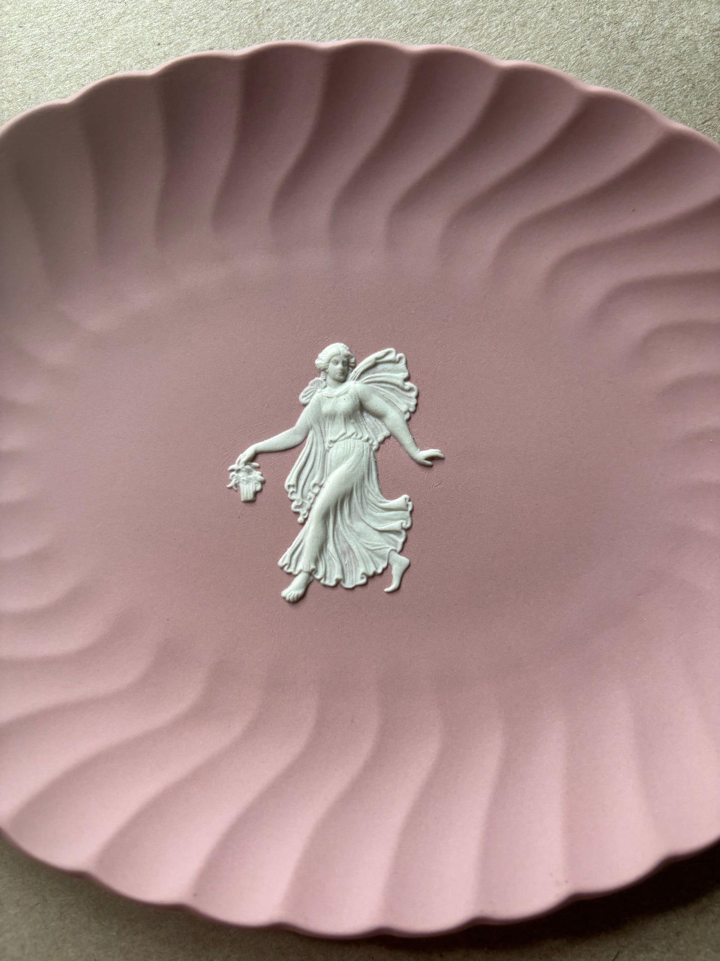 Beautiful pink oval plate Wedgwood