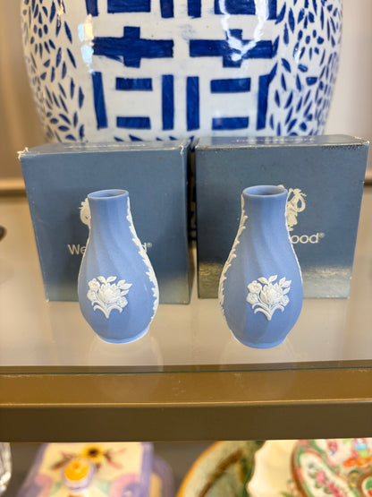 Sweetest Wedgwood mini bud vases pair!