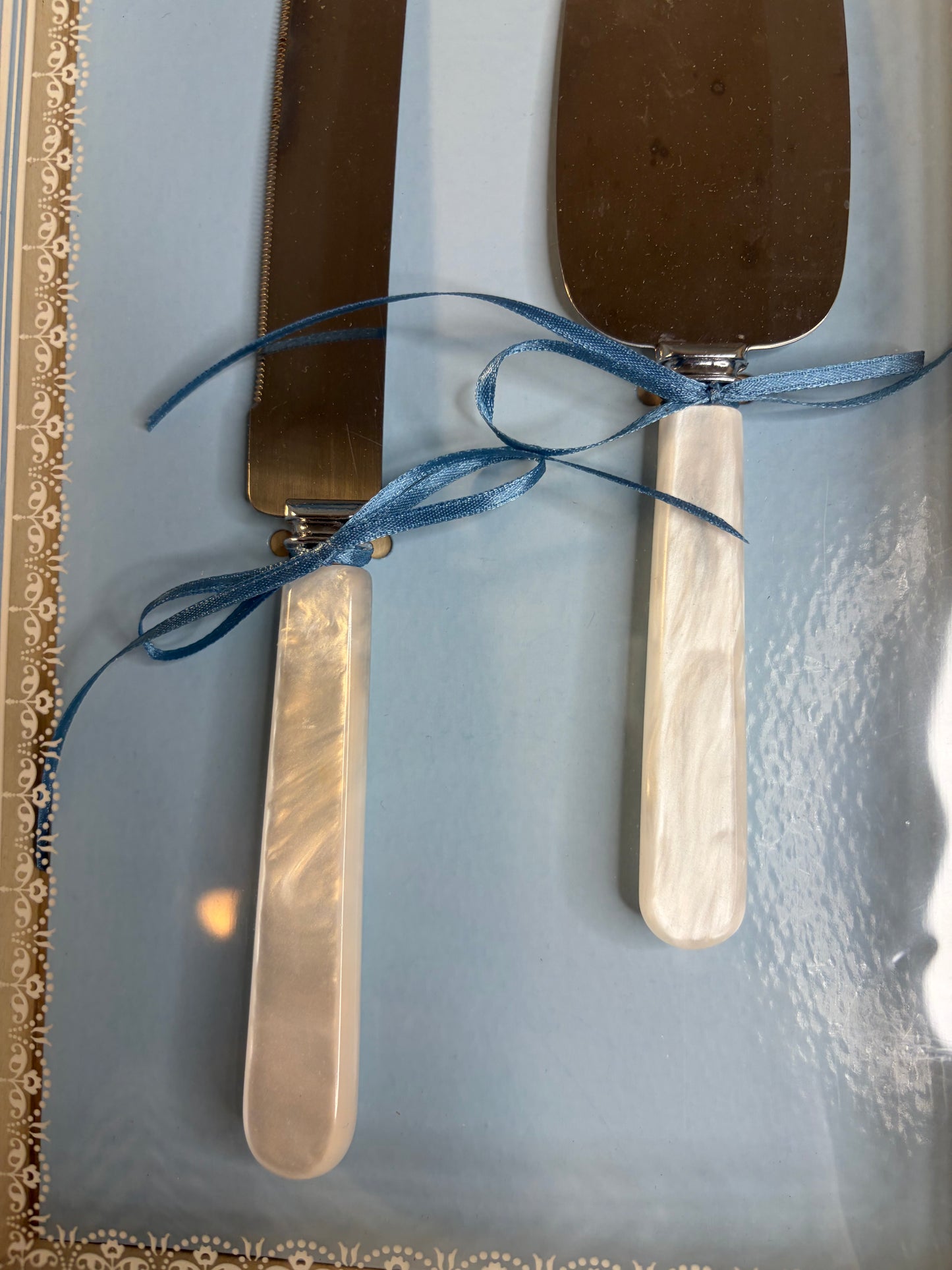 Lovely Sheffield England cutting knife and server!