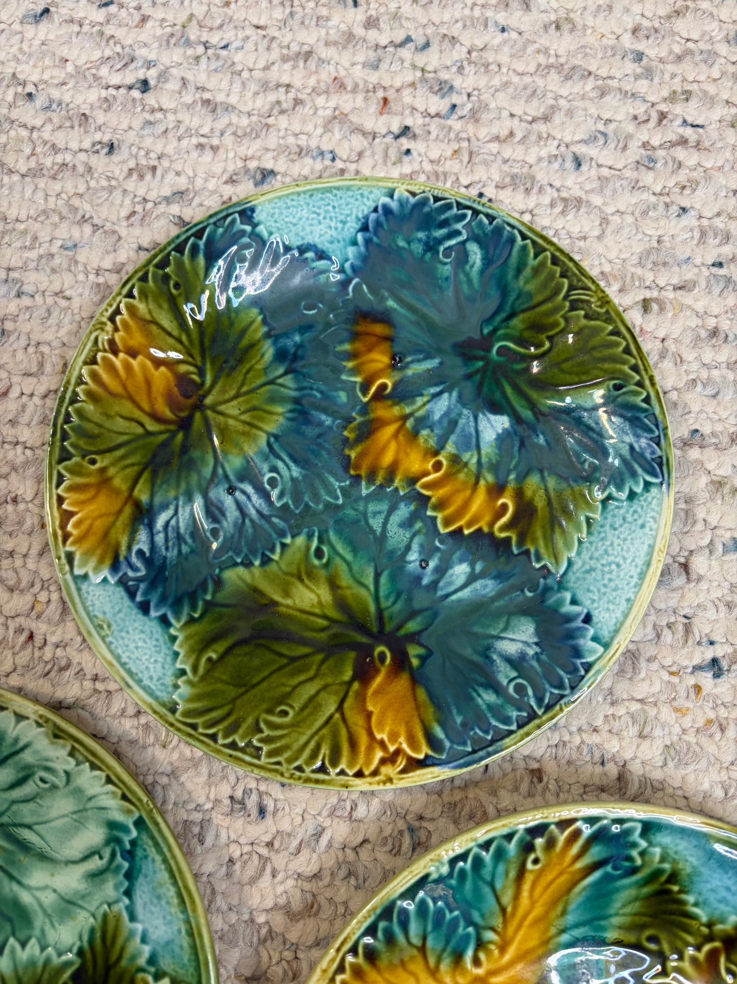 Gorgeous majolica leaf plates set of 3!
