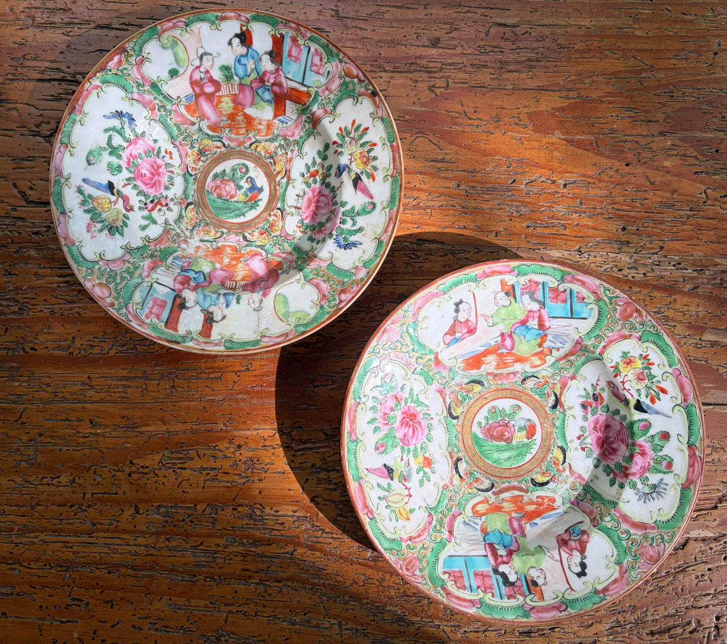 Stunning antique Famille Rose shallow bowls pair!