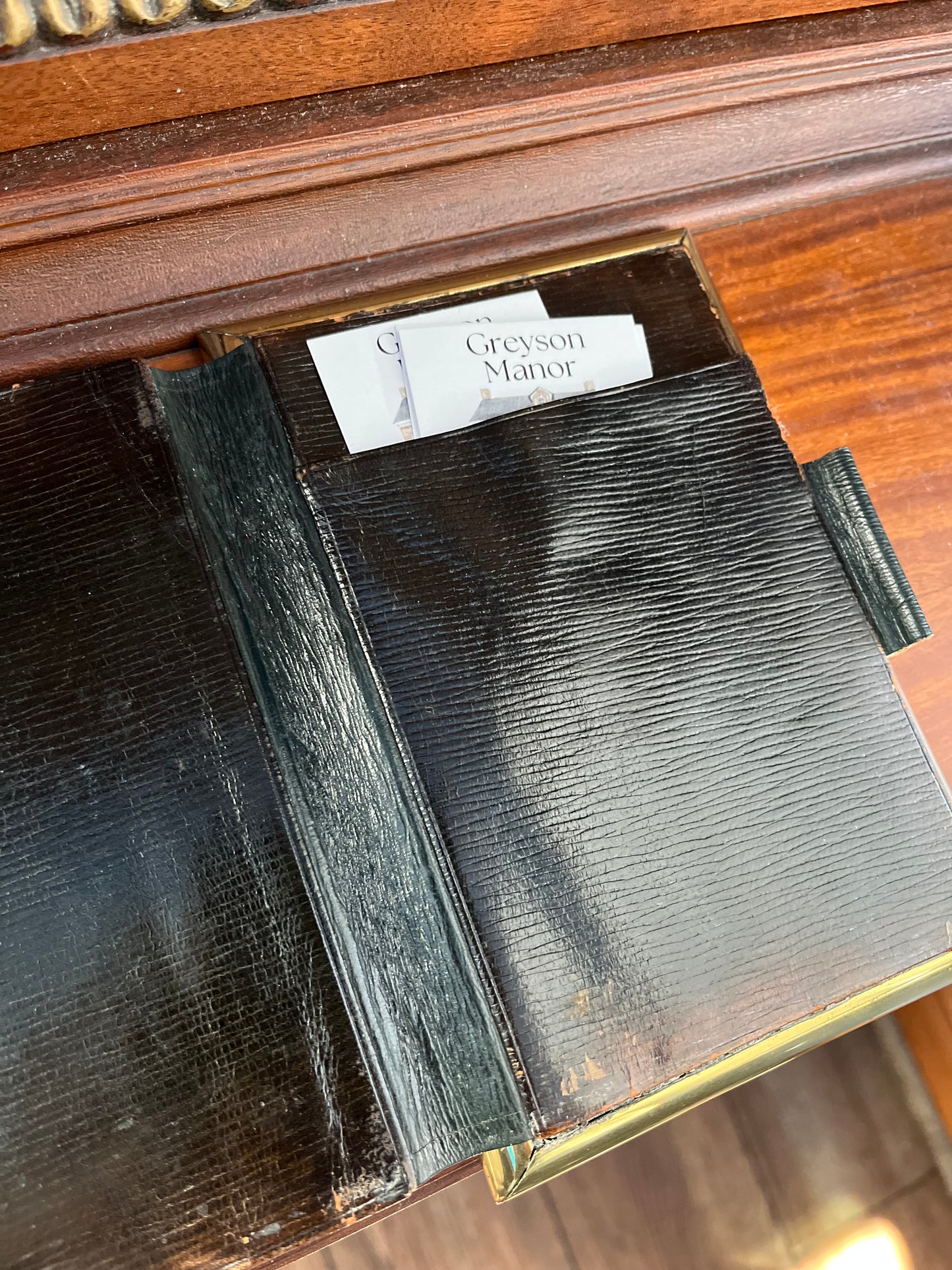 French Boulle-Style Aide de Mémoire in Red Tortoiseshell & Brass with Original Leather Interior