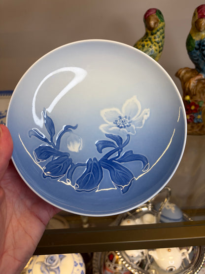 Beautiful Bing and Grondahl pedestal plate!