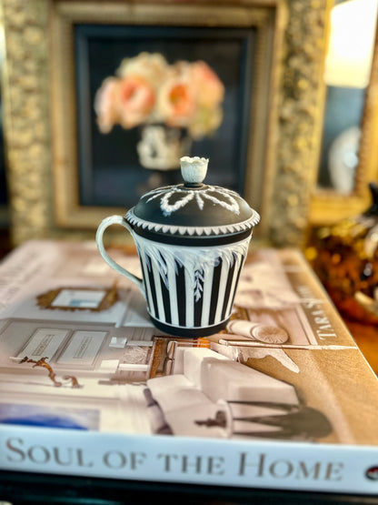 EXQUISITE RARE 18th Century Wedgwood Black Basalt Jasper Dip Trembleuse, 4"