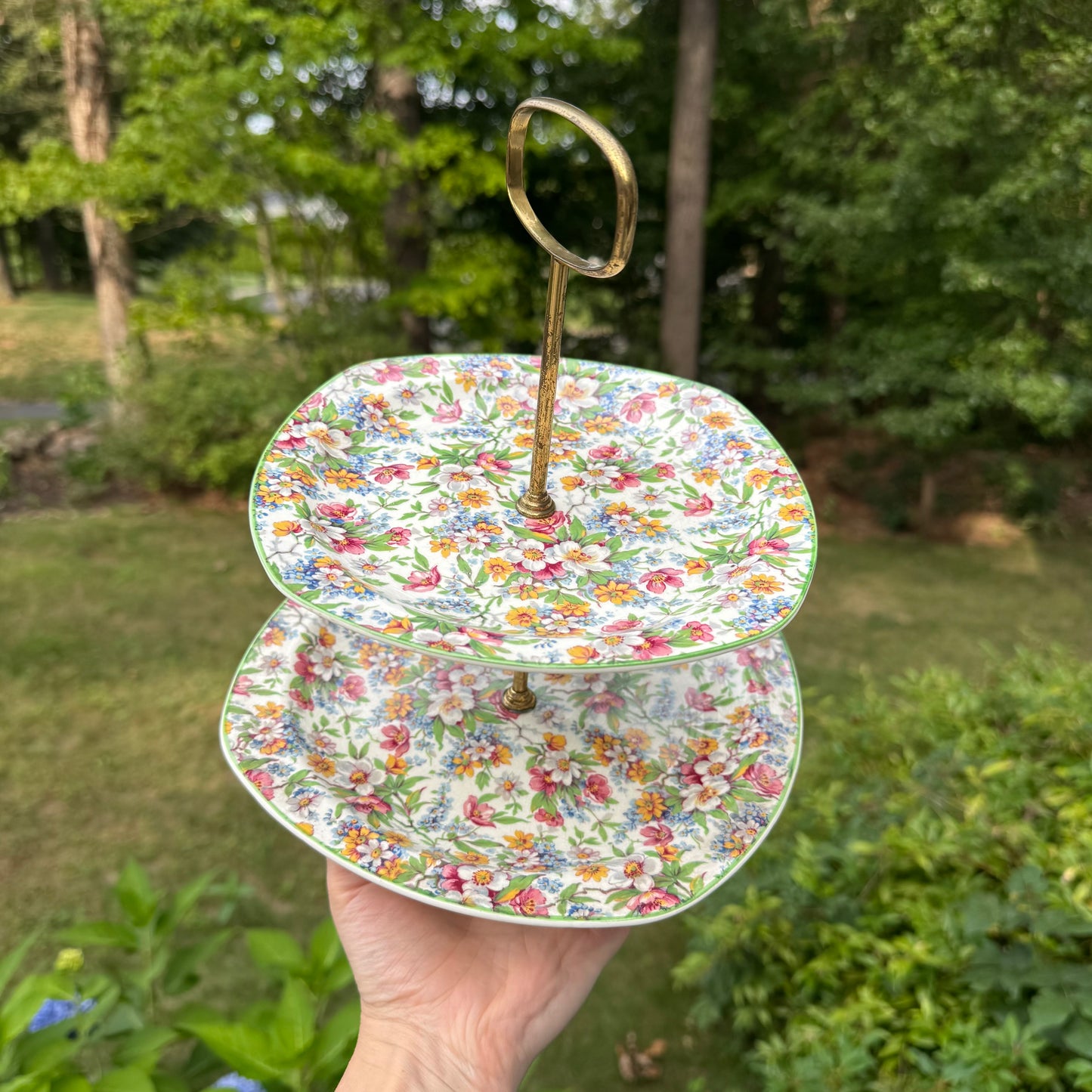 Live 09/01 Staffordshire floral cake pedestal