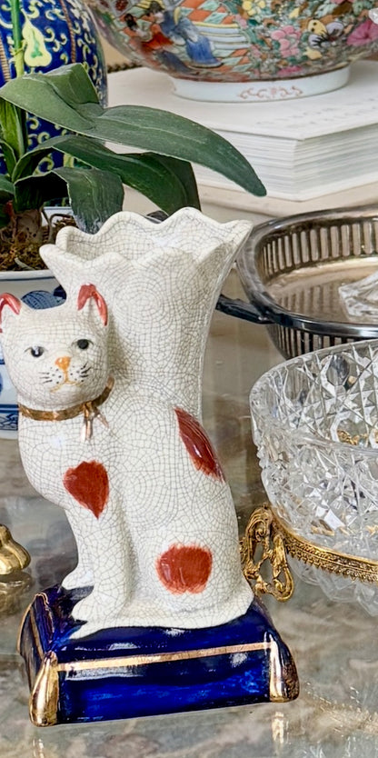 VIntage Fitz & Floyd Staffordshire style kitty cat figure on colbalt pillow still vase
