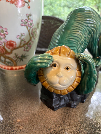 Precious pair of hear no evil, see no evil monkeys!