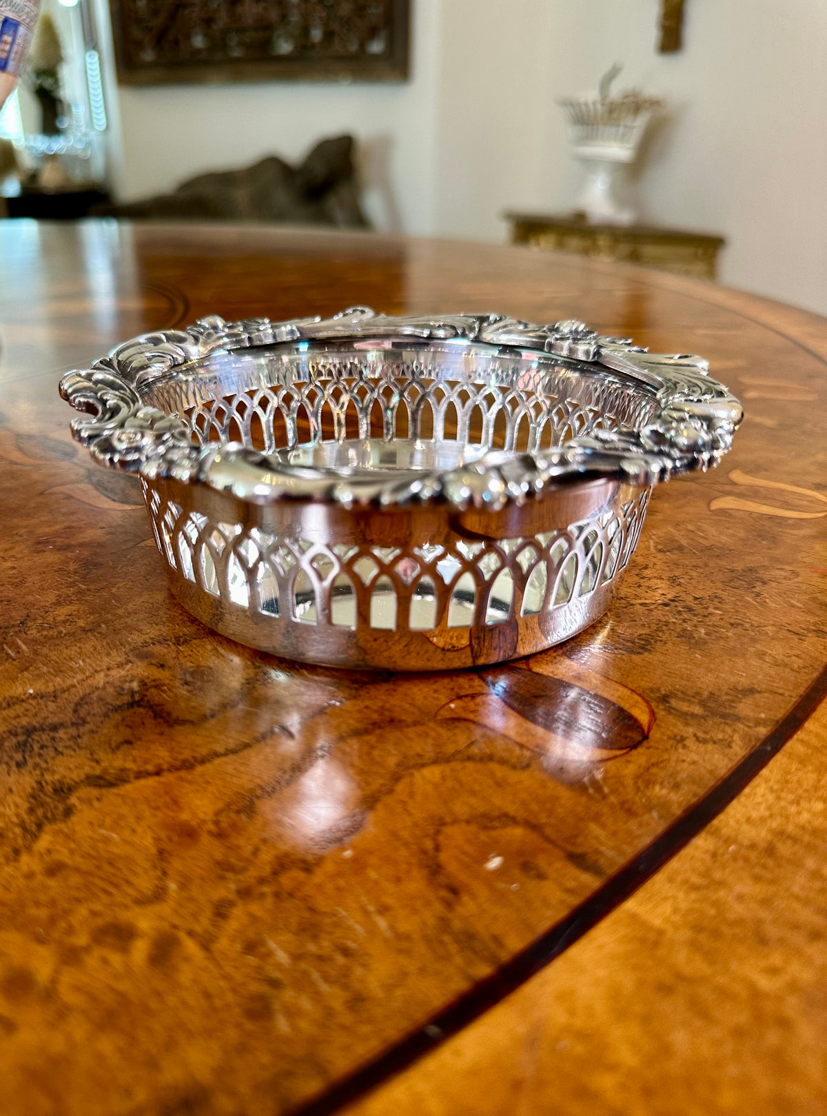 Vintage Lunt Eloquence Silver-Plated Wine Bottle Coaster | Ornate Floral & Pierced Design
