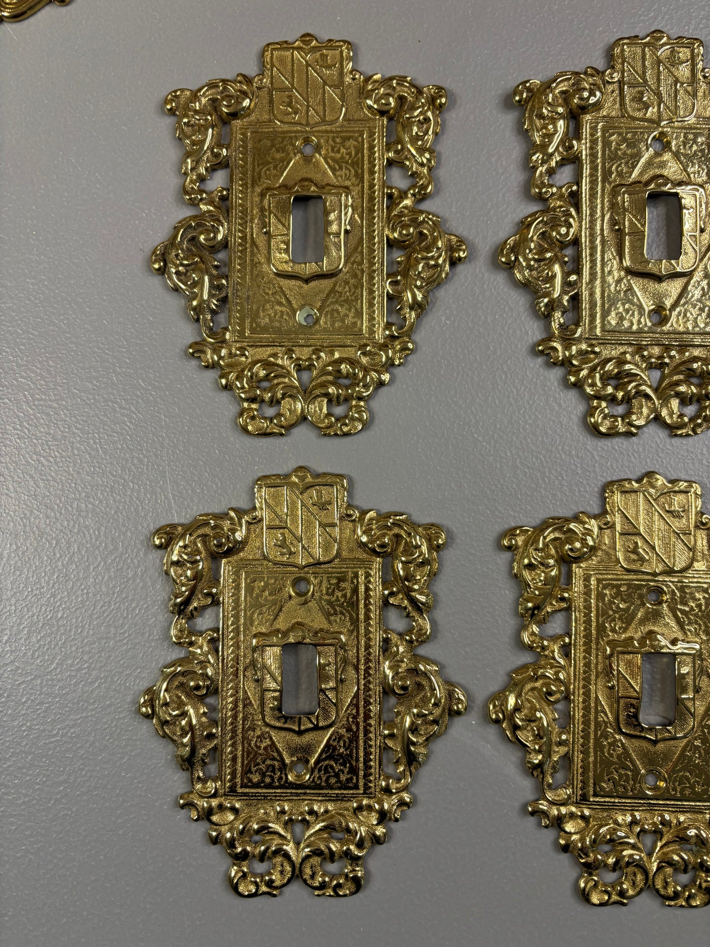 Gorgeous Virginia Metalcrafters brass switch plate cover for single switch! 6 available; sold separately!